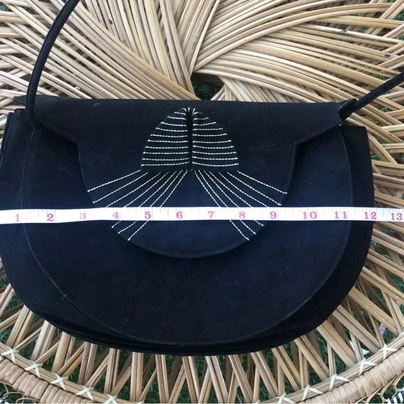Vintage Cesare Martinoli‎ Black Suede Single Strap Gold Accent Purse - Picture 5 of 7